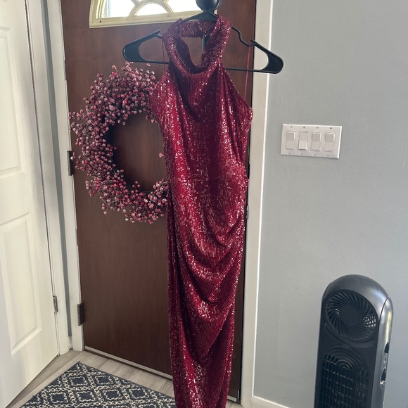 Dress - Picture 1 of 7